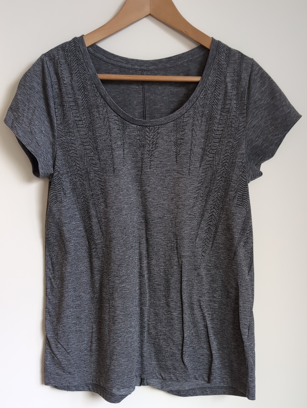 Everyday Scoop Neck Short Sleeve Top in Charcoal Grey